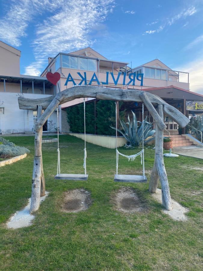 Apartment Privlaka Direkt Am Strand Mit Klima Und Neuem Badezimmer Haustiere Sind Willkommen Exterior photo