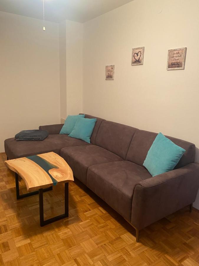 Apartment Privlaka Direkt Am Strand Mit Klima Und Neuem Badezimmer Haustiere Sind Willkommen Exterior photo